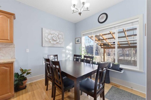 129 Cougartown Circle Sw, Calgary, AB - Indoor Photo Showing Dining Room