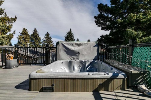 443 Brookmere Crescent Sw, Calgary, AB - Outdoor