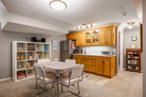 224 Cedarbrae Crescent Sw, Calgary, AB - Indoor