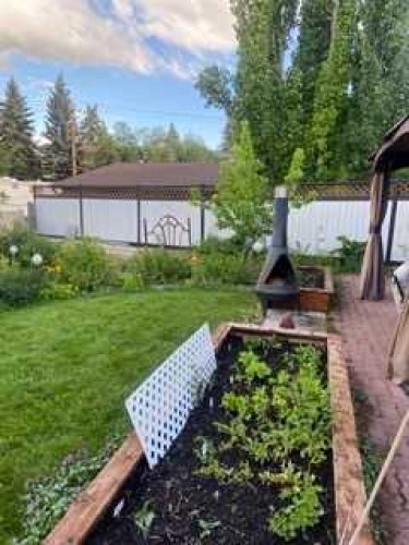 224 Cedarbrae Crescent Sw, Calgary, AB - Outdoor