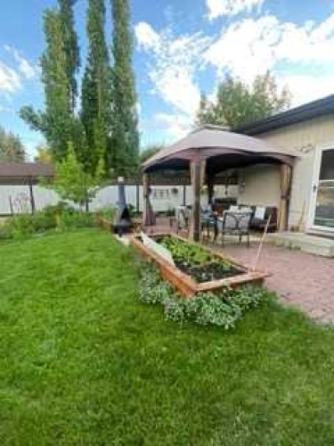 224 Cedarbrae Crescent Sw, Calgary, AB - Outdoor