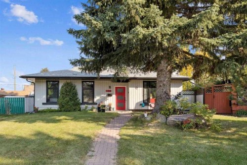 224 Cedarbrae Crescent Sw, Calgary, AB - Outdoor