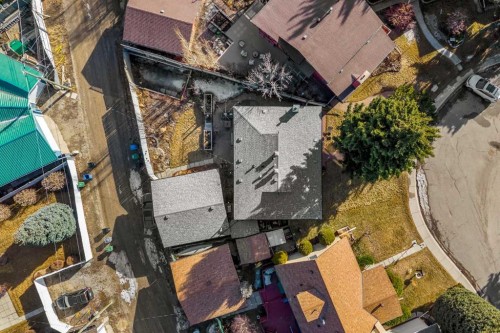 224 Cedarbrae Crescent Sw, Calgary, AB - Outdoor