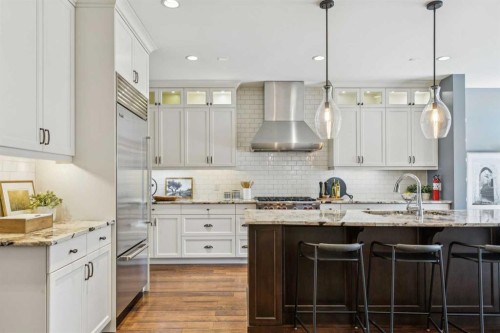 2035 29 Avenue Sw, Calgary, AB - Indoor Photo Showing Kitchen With Upgraded Kitchen