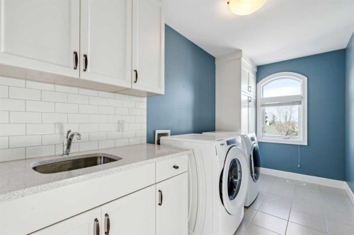 2035 29 Avenue Sw, Calgary, AB - Indoor Photo Showing Laundry Room