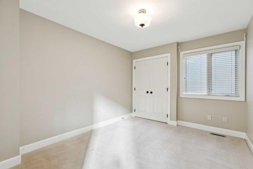 2035 29 Avenue Sw, Calgary, AB - Indoor Photo Showing Other Room