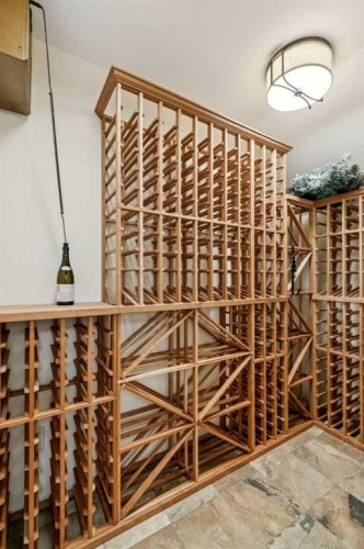 2035 29 Avenue Sw, Calgary, AB - Indoor With Storage