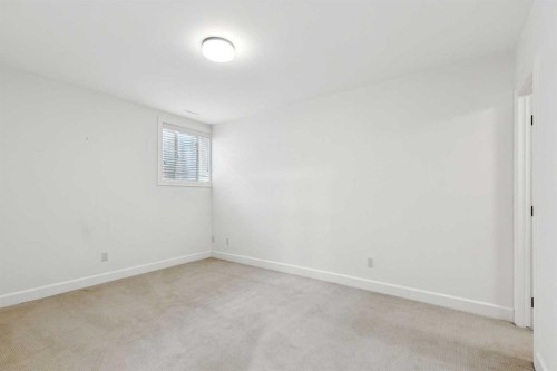2035 29 Avenue Sw, Calgary, AB - Indoor Photo Showing Other Room