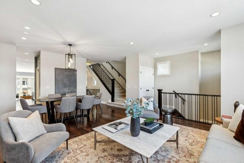 2035 29 Avenue Sw, Calgary, AB - Indoor Photo Showing Living Room