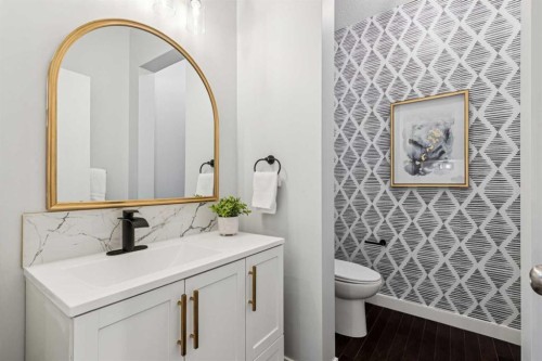 290 Mahogany Place Se, Calgary, AB - Indoor Photo Showing Bathroom