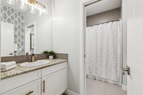290 Mahogany Place Se, Calgary, AB - Indoor Photo Showing Bathroom