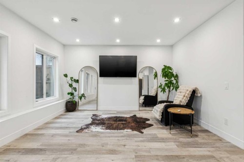 290 Mahogany Place Se, Calgary, AB - Indoor Photo Showing Other Room