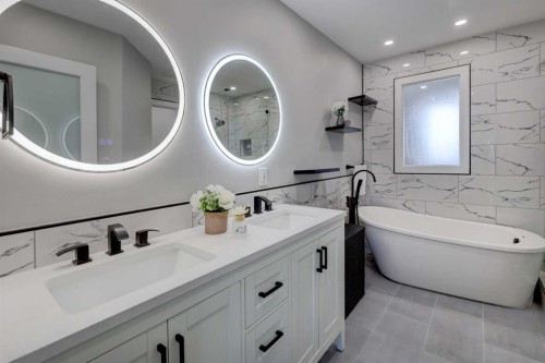 42 Evansbrooke Way Nw, Calgary, AB - Indoor Photo Showing Bathroom