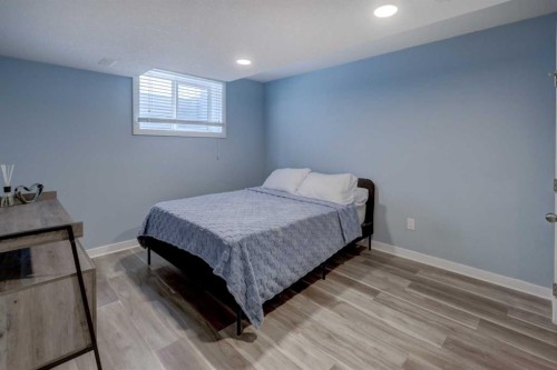 42 Evansbrooke Way Nw, Calgary, AB - Indoor Photo Showing Bedroom