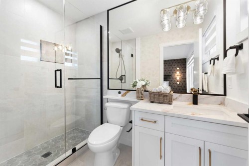 10327 Wapiti Drive Se, Calgary, AB - Indoor Photo Showing Bathroom
