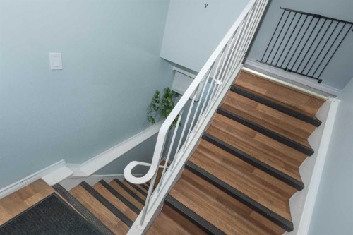 1209 52A Street Se, Calgary, AB - Indoor Photo Showing Other Room