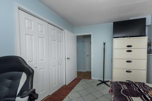 1209 52A Street Se, Calgary, AB - Indoor