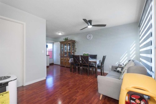 1209 52A Street Se, Calgary, AB - Indoor Photo Showing Other Room