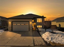 12 Vermont Close Olds, AB T4H 0C3