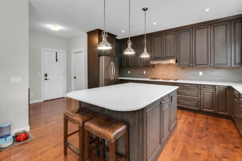 68 Westland Crescent Sw, Calgary, AB - Indoor Photo Showing Kitchen