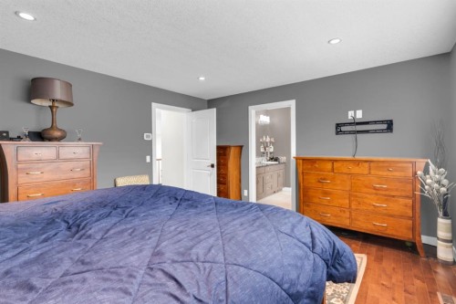 68 Westland Crescent Sw, Calgary, AB - Indoor Photo Showing Bedroom
