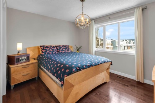 68 Westland Crescent Sw, Calgary, AB - Indoor Photo Showing Bedroom