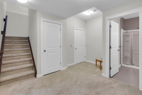 68 Westland Crescent Sw, Calgary, AB - Indoor Photo Showing Other Room