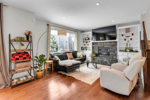 68 Westland Crescent Sw, Calgary, AB - Indoor Photo Showing Living Room With Fireplace