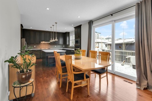 68 Westland Crescent Sw, Calgary, AB - Indoor Photo Showing Dining Room