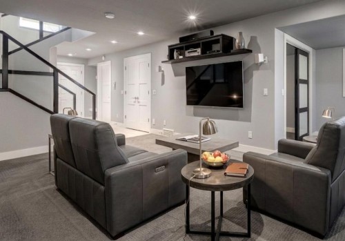 1711 27 Street Sw, Calgary, AB - Indoor Photo Showing Living Room