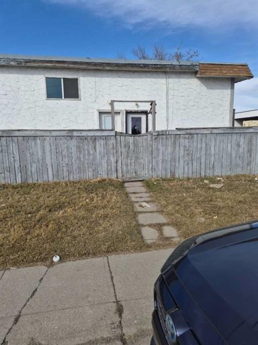 2231 48 Street Se, Calgary, AB - Outdoor