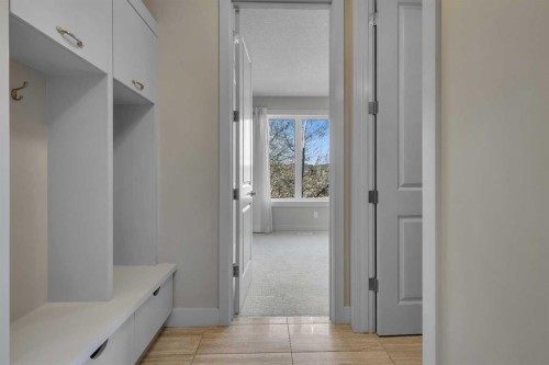 9318 14 Avenue Sw, Calgary, AB - Indoor Photo Showing Other Room