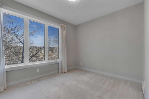 9318 14 Avenue Sw, Calgary, AB - Indoor Photo Showing Other Room
