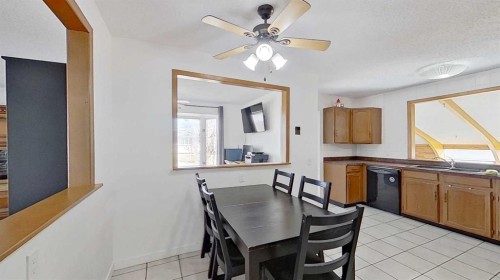 315 Pinecrest Crescent Ne, Calgary, AB - Indoor