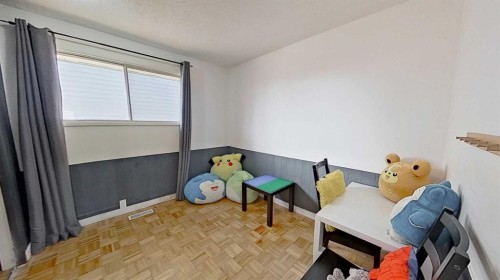 315 Pinecrest Crescent Ne, Calgary, AB - Indoor