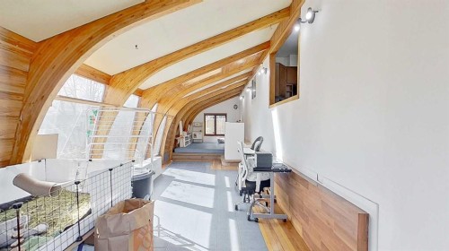 315 Pinecrest Crescent Ne, Calgary, AB - Indoor Photo Showing Other Room