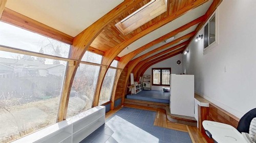 315 Pinecrest Crescent Ne, Calgary, AB - Indoor Photo Showing Other Room