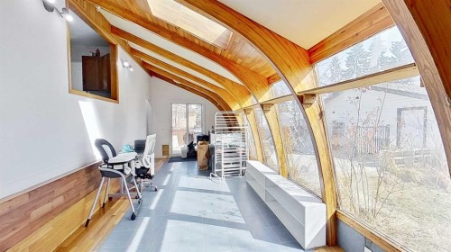 315 Pinecrest Crescent Ne, Calgary, AB - Indoor Photo Showing Other Room