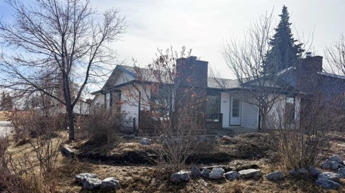 315 Pinecrest Crescent Ne, Calgary, AB - Outdoor With View