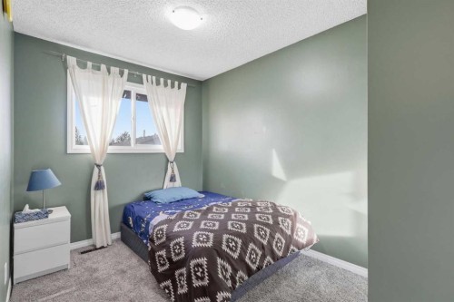 37-6020 Temple Drive Ne, Calgary, AB - Indoor Photo Showing Bedroom