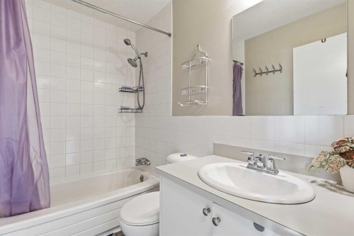 37-6020 Temple Drive Ne, Calgary, AB - Indoor Photo Showing Bathroom