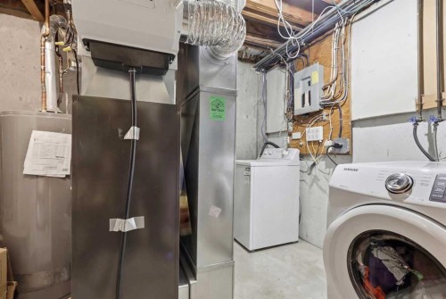 37-6020 Temple Drive Ne, Calgary, AB - Indoor Photo Showing Laundry Room