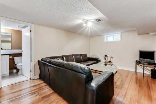 409 12 Avenue Nw, Calgary, AB - Indoor