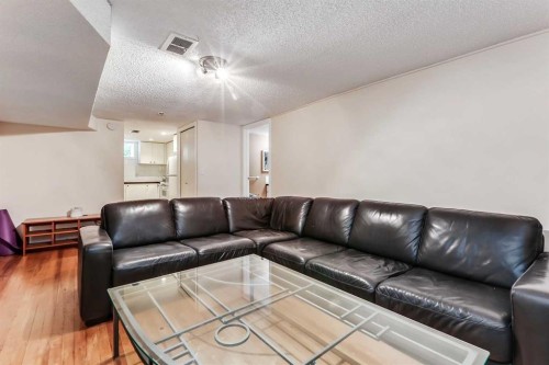 409 12 Avenue Nw, Calgary, AB - Indoor Photo Showing Living Room