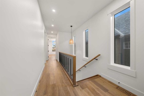 4009 15A Street Sw, Calgary, AB - Indoor Photo Showing Other Room