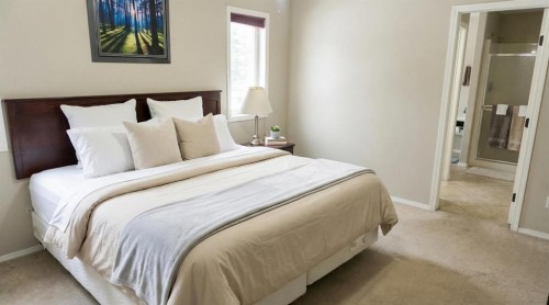 189 Sitar Crescent, Hinton, AB - Indoor Photo Showing Bedroom