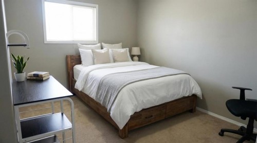 189 Sitar Crescent, Hinton, AB - Indoor Photo Showing Bedroom