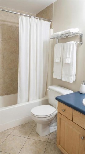 189 Sitar Crescent, Hinton, AB - Indoor Photo Showing Bathroom