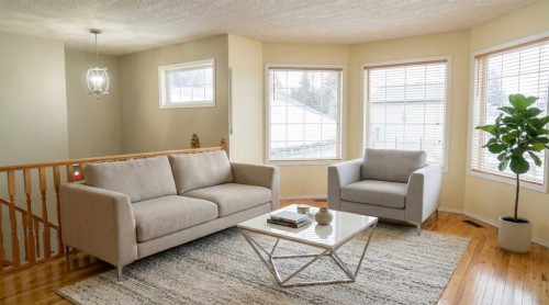 189 Sitar Crescent, Hinton, AB - Indoor Photo Showing Living Room