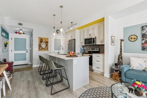 4404-200 Seton Circle Se, Calgary, AB - Indoor Photo Showing Kitchen With Upgraded Kitchen